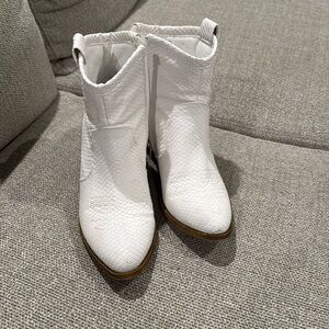 White short cowboy boots